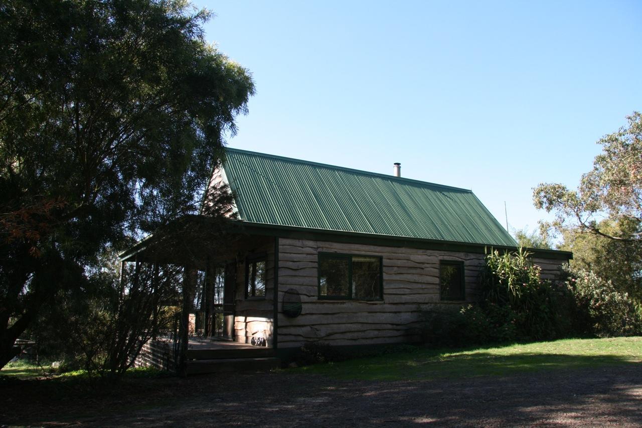 Pennyroyal Farm Cottages * Deans Marsh